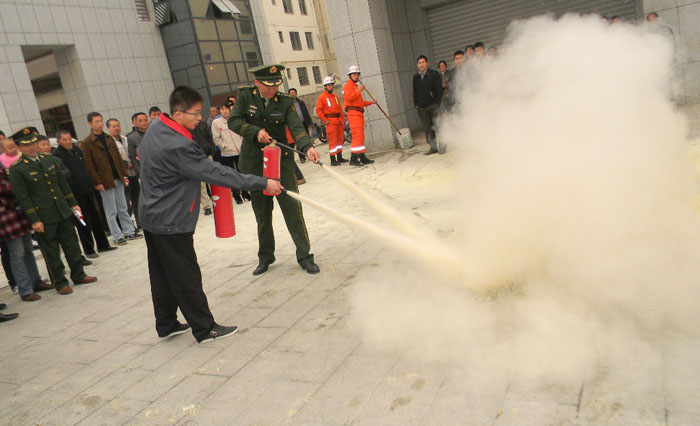 双龙代表参加是开发区组织的消防宣传活动